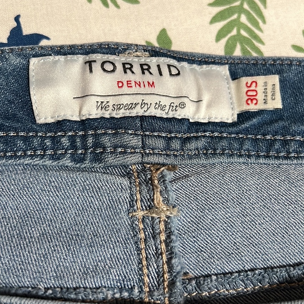 Torrid high waisted Luxe Skinny jeans - Picture 13 of 16